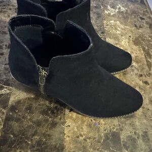 Black Ankle Boots with Side Zipper